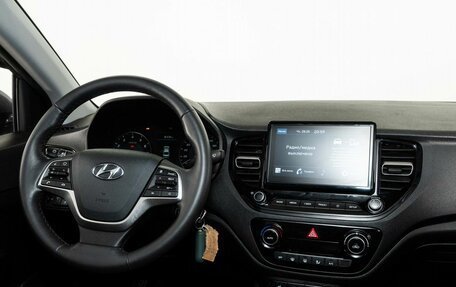 Hyundai Solaris II рестайлинг, 2021 год, 1 622 000 рублей, 13 фотография