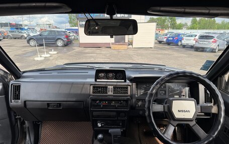 Nissan Terrano II рестайлинг, 1993 год, 540 000 рублей, 11 фотография