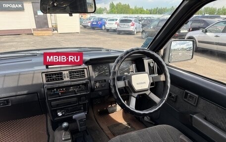 Nissan Terrano II рестайлинг, 1993 год, 540 000 рублей, 9 фотография