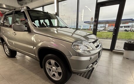 Chevrolet Niva I рестайлинг, 2011 год, 700 000 рублей, 3 фотография