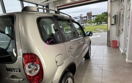 Chevrolet Niva I рестайлинг, 2011 год, 700 000 рублей, 5 фотография