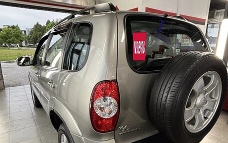 Chevrolet Niva I рестайлинг, 2011 год, 700 000 рублей, 4 фотография
