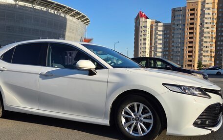 Toyota Camry, 2018 год, 3 000 000 рублей, 2 фотография
