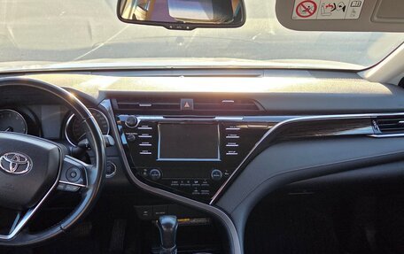 Toyota Camry, 2018 год, 3 000 000 рублей, 5 фотография