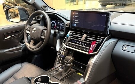 Toyota Land Cruiser, 2026 год, 15 400 000 рублей, 26 фотография