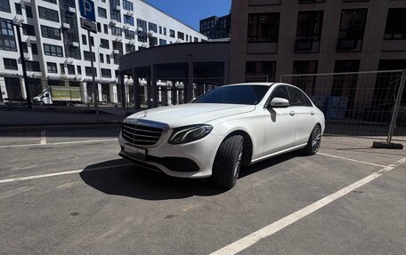 Mercedes-Benz E-Класс, 2019 год, 2 200 000 рублей, 5 фотография