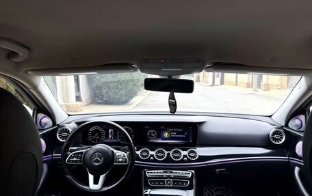 Mercedes-Benz E-Класс, 2019 год, 2 200 000 рублей, 3 фотография