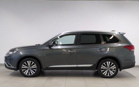 Mitsubishi Outlander III рестайлинг 3, 2019 год, 2 350 000 рублей, 8 фотография