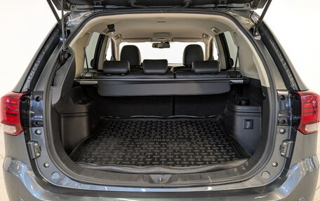 Mitsubishi Outlander III рестайлинг 3, 2019 год, 2 350 000 рублей, 10 фотография