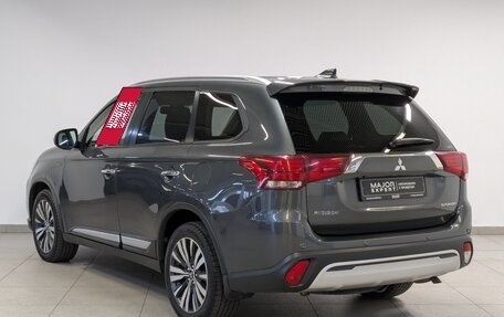 Mitsubishi Outlander III рестайлинг 3, 2019 год, 2 350 000 рублей, 7 фотография