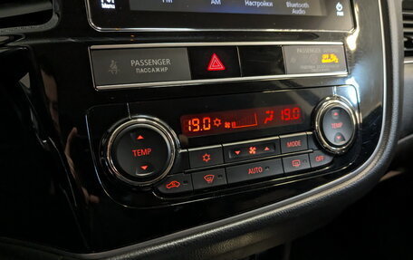 Mitsubishi Outlander III рестайлинг 3, 2019 год, 2 350 000 рублей, 28 фотография