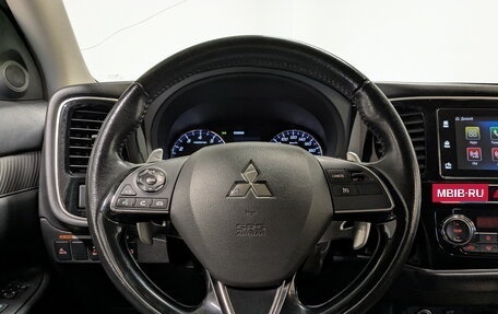 Mitsubishi Outlander III рестайлинг 3, 2019 год, 2 350 000 рублей, 22 фотография