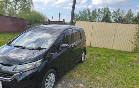 Honda Freed II, 2016 год, 1 420 000 рублей, 7 фотография