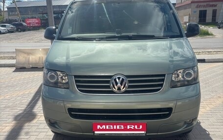 Volkswagen Multivan T5, 2006 год, 2 350 000 рублей, 2 фотография