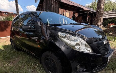 Chevrolet Spark III, 2011 год, 260 000 рублей, 2 фотография