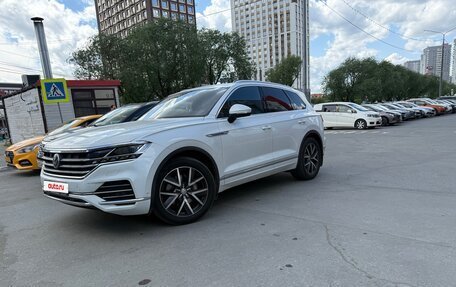 Volkswagen Touareg III, 2019 год, 5 750 000 рублей, 2 фотография