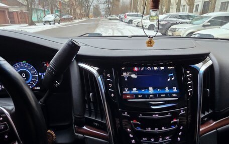 Cadillac Escalade IV, 2016 год, 3 750 000 рублей, 14 фотография