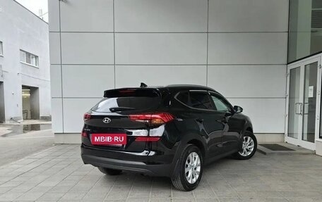 Hyundai Tucson III, 2019 год, 2 280 000 рублей, 2 фотография