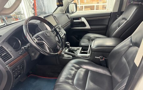 Toyota Land Cruiser 200, 2018 год, 6 800 000 рублей, 8 фотография