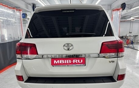 Toyota Land Cruiser 200, 2018 год, 6 800 000 рублей, 2 фотография