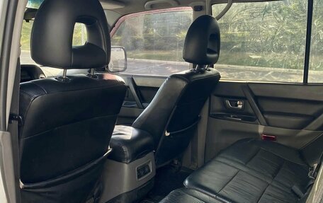 Mitsubishi Pajero III рестайлинг, 2002 год, 720 000 рублей, 13 фотография