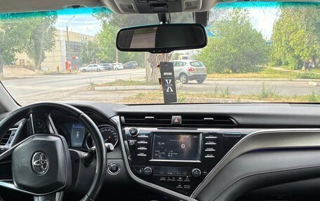 Toyota Camry, 2019 год, 1 900 000 рублей, 8 фотография