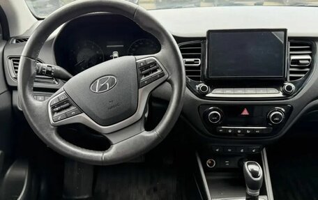 Hyundai Solaris II рестайлинг, 2021 год, 1 584 000 рублей, 11 фотография