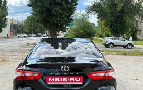 Toyota Camry, 2019 год, 1 900 000 рублей, 4 фотография
