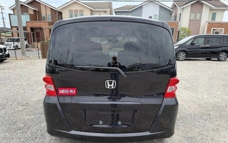 Honda Freed I, 2010 год, 750 000 рублей, 4 фотография