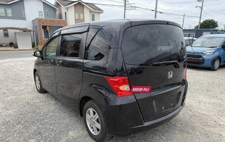 Honda Freed I, 2010 год, 750 000 рублей, 3 фотография