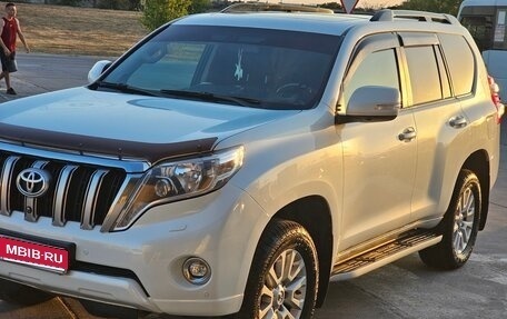 Toyota Land Cruiser Prado 150 рестайлинг 2, 2016 год, 3 420 000 рублей, 1 фотография