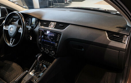 Skoda Octavia, 2017 год, 1 800 000 рублей, 8 фотография