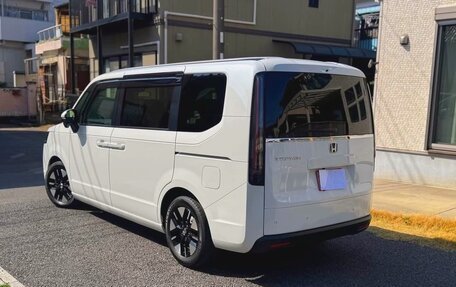Honda Stepwgn, 2023 год, 2 100 000 рублей, 2 фотография