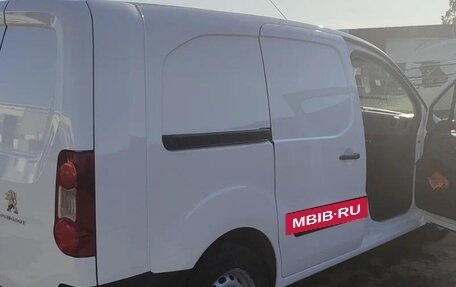 Peugeot Partner II рестайлинг 2, 2021 год, 950 000 рублей, 2 фотография