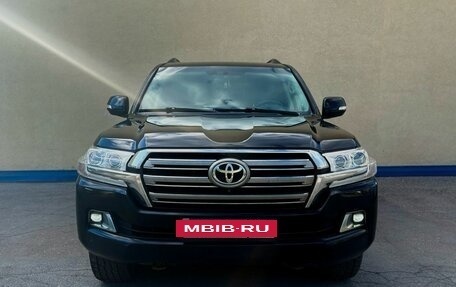 Toyota Land Cruiser 200, 2015 год, 4 300 000 рублей, 2 фотография