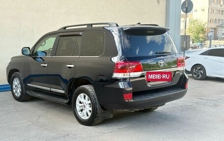 Toyota Land Cruiser 200, 2015 год, 4 300 000 рублей, 6 фотография