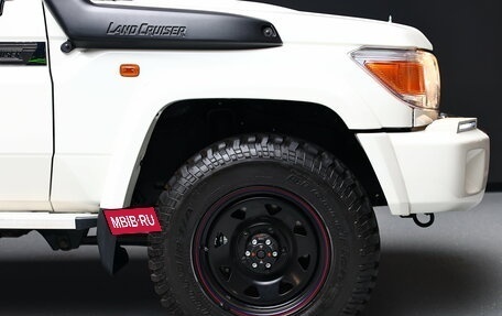 Toyota Land Cruiser 70, 2022 год, 8 990 000 рублей, 7 фотография
