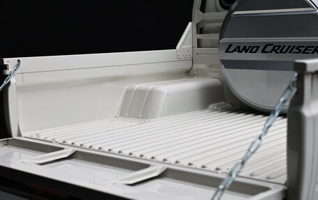 Toyota Land Cruiser 70, 2022 год, 8 990 000 рублей, 24 фотография