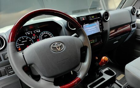 Toyota Land Cruiser 70, 2022 год, 8 990 000 рублей, 27 фотография
