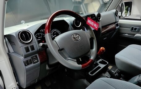 Toyota Land Cruiser 70, 2022 год, 8 990 000 рублей, 26 фотография