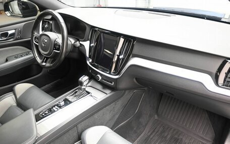 Volvo S60 III, 2019 год, 3 249 900 рублей, 7 фотография