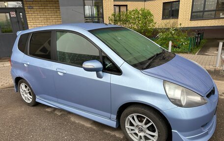 Honda Fit III, 2002 год, 550 000 рублей, 2 фотография
