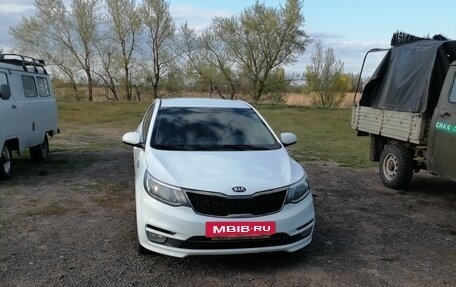 KIA Rio III рестайлинг, 2015 год, 1 000 000 рублей, 4 фотография
