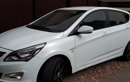 Hyundai Solaris II рестайлинг, 2015 год, 1 200 000 рублей, 4 фотография