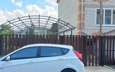 Hyundai Solaris II рестайлинг, 2015 год, 1 200 000 рублей, 2 фотография