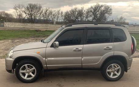 Chevrolet Niva I рестайлинг, 2011 год, 500 000 рублей, 3 фотография