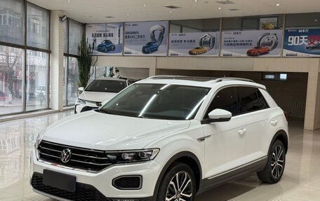 Volkswagen T-Roc I, 2022 год, 1 600 000 рублей, 1 фотография