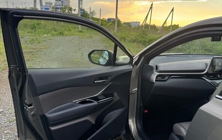 Toyota C-HR I рестайлинг, 2020 год, 1 900 000 рублей, 24 фотография