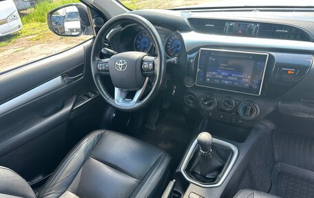 Toyota Hilux VIII, 2019 год, 2 500 000 рублей, 10 фотография