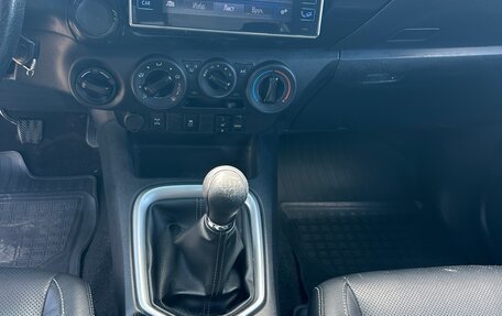 Toyota Hilux VIII, 2019 год, 2 500 000 рублей, 9 фотография